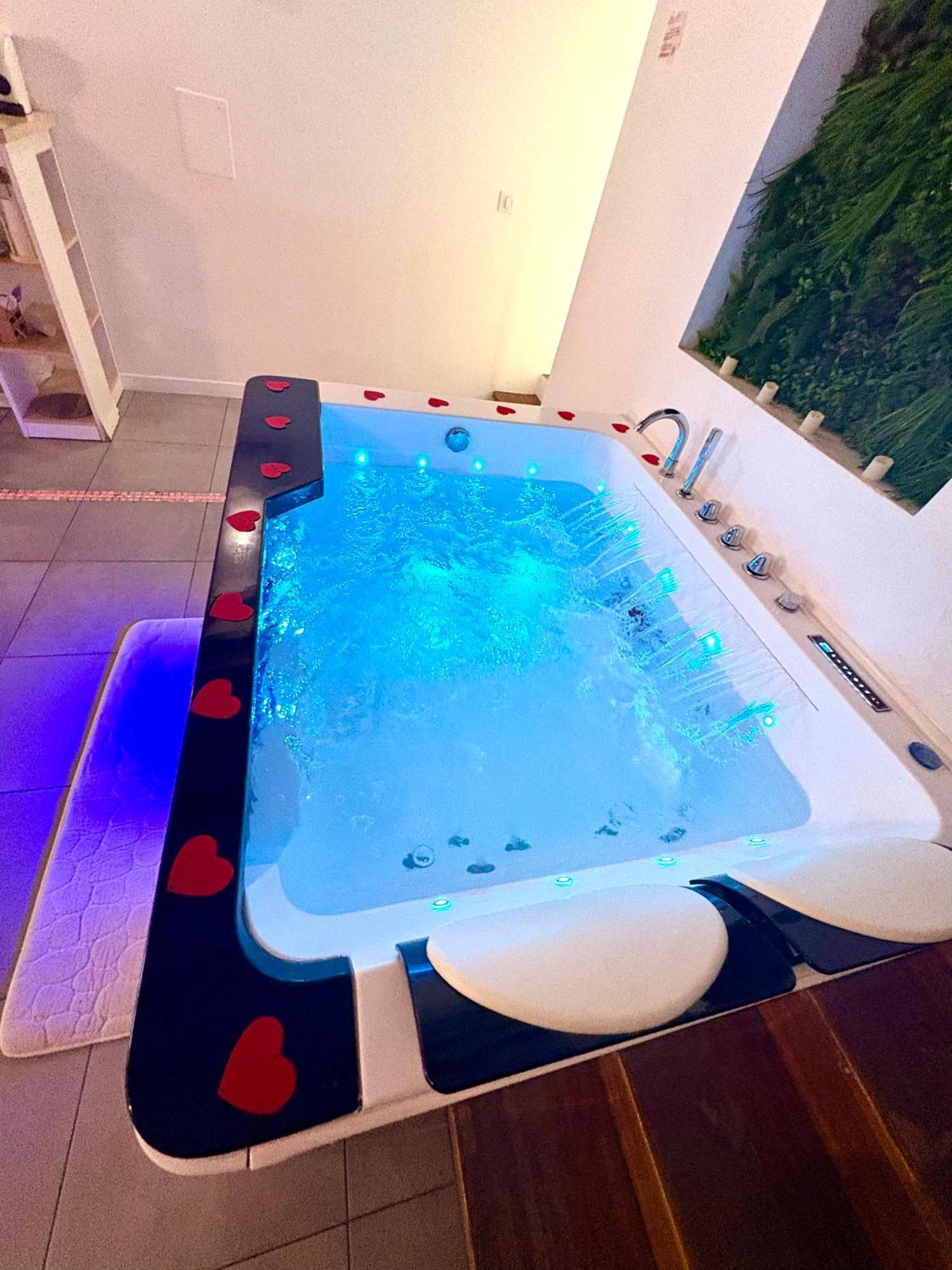 Logement Moderne Avec Jacuzzi Aubervilliers Exterior photo